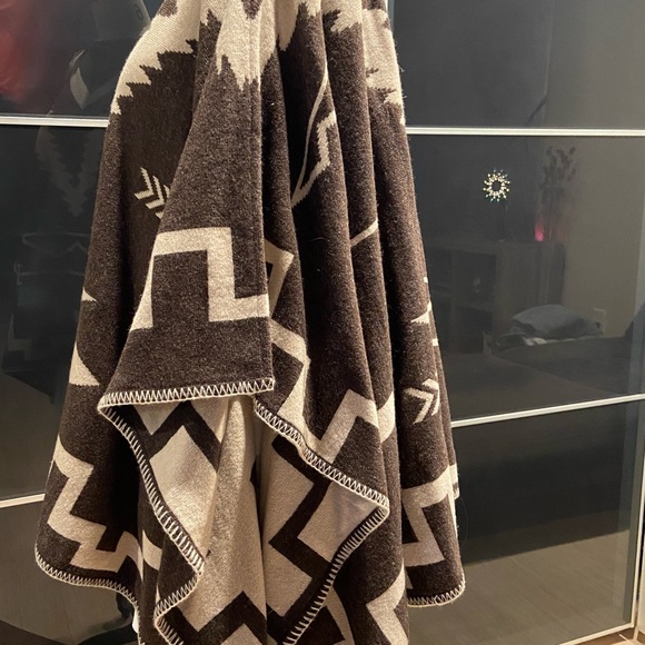 LRL Lambswool Blend Two-Ply Boiled Contrast Tribal Knit Poncho NWOT - Picture 3 of 15